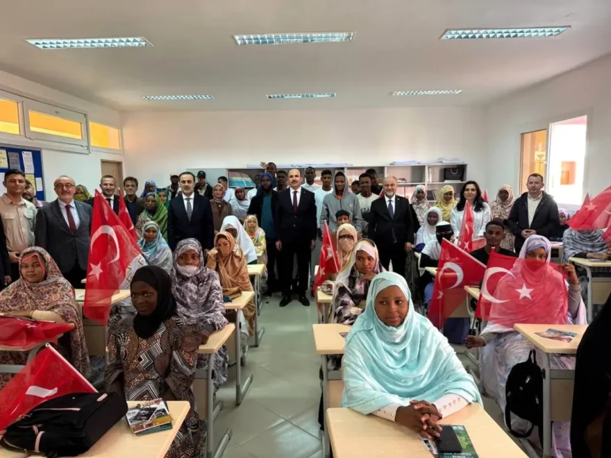 Moritanya’da Türkoloji Eğitimi Alan Afrikalı Öğrenciler UCLG Başkanı Altay’ı Coşkuyla Ağırladı